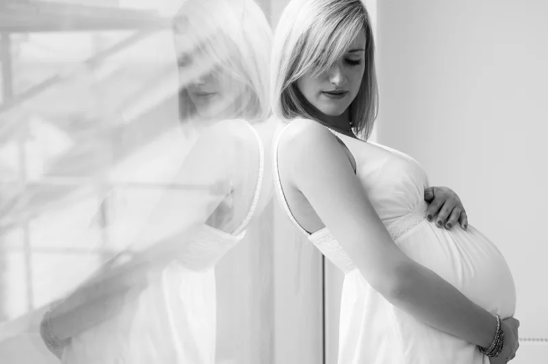 Schwangerschaftsshooting Abendlicht, Babybauchfotos – Euripidis Photography Esslingen